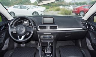 马自达3三厢 马自达3三厢